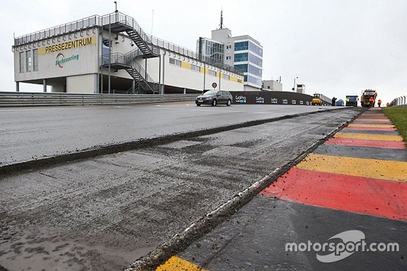Trabajos de reasfaltado en Sachsenring