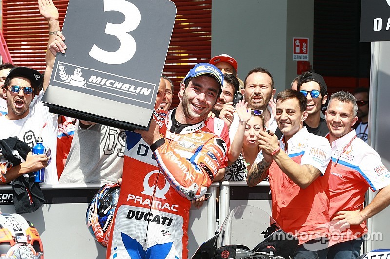 Petrucci sur le podium :