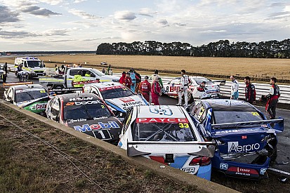 Supercars: Massencrash mit 12 Autos, Rennen wird nicht gewertet
