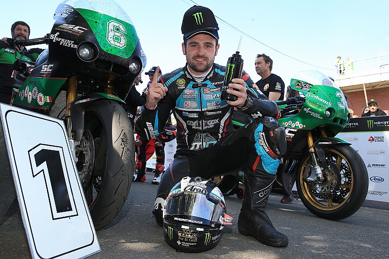 Isle of Man TT 2018: Sieg und neue Lightweight-Rekorde für Dunlop
