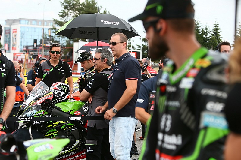 Eiszeit bei Kawasaki: Sykes und Rea kollidieren in Brünn