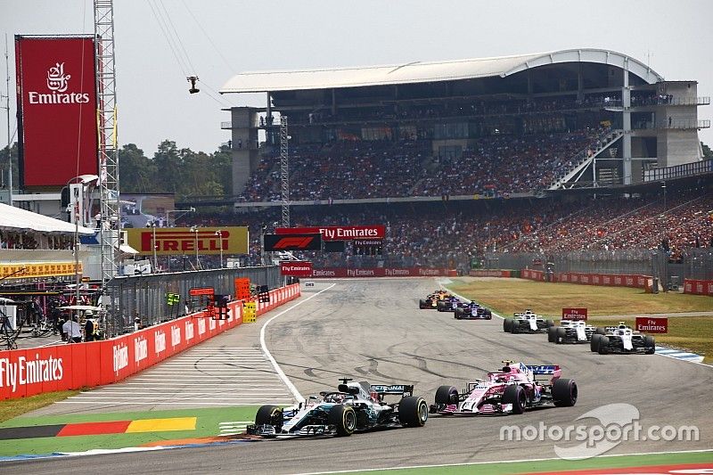 Lewis Hamilton, Mercedes AMG F1 W09, leads Esteban Ocon, Force India VJM11, and Sergey Sirotkin, Williams FW41