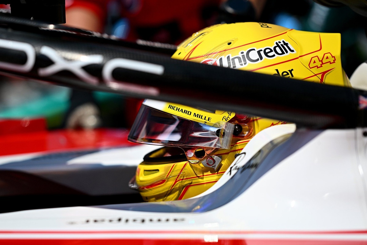 F1 | Hamilton: "Il divario di potenza da Mercedes è molto grande. Non so se sia colmabile in una stagione"