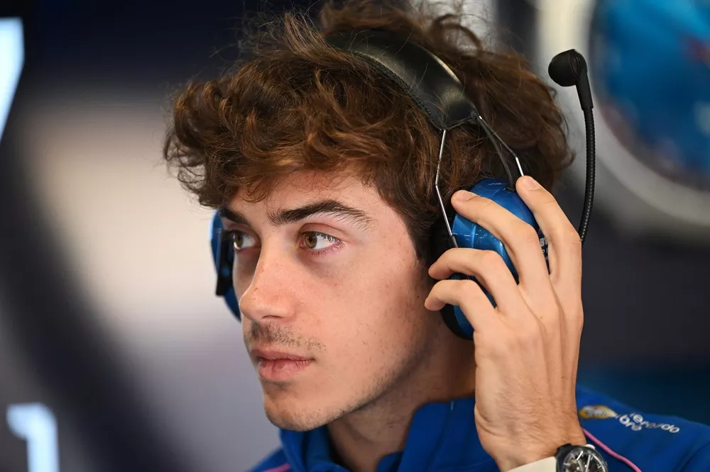 Colapinto cierra la primera mitad del año en el top 10 de los Power  Rankings de la F1