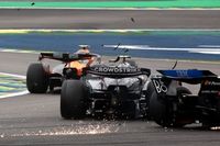 V&iacute;deo F1 | Toque entre Antonelli, Piastri y Leclerc en la resalida de Brasil