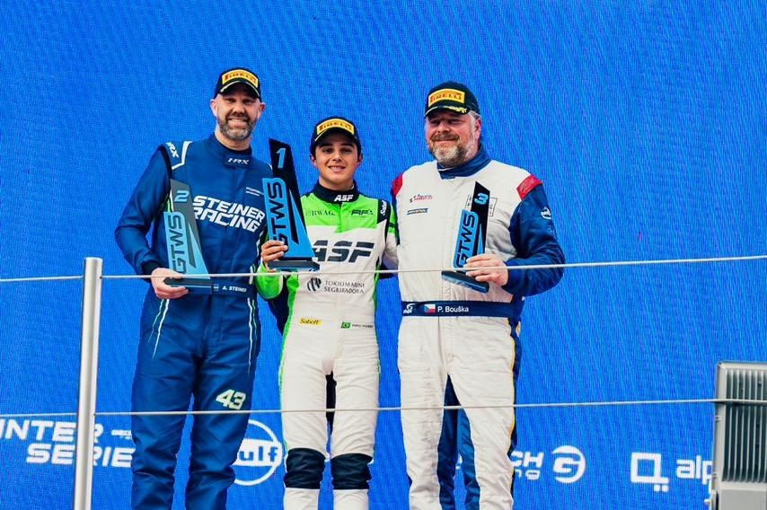 Pipo Massa vence em Barcelona e mantém 100% na carreira