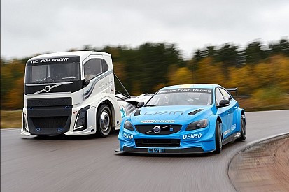 The Iron Knight vs Volvo TC1: la sfida (quasi) inedita fra camion e auto