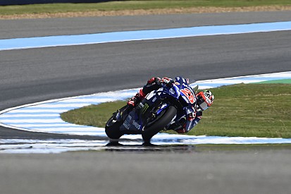 Viñales y Rossi lideran el primer ensayo libre en Buriram en plena crisis de Yamaha