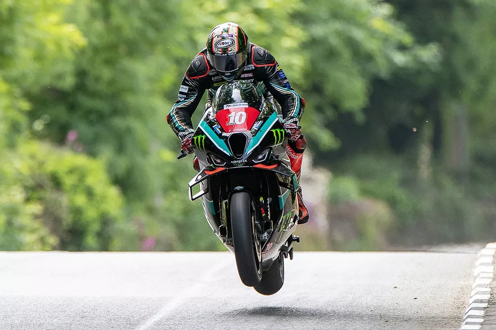 Peter Hickman, Monster Energy by FHO Racing BMW 