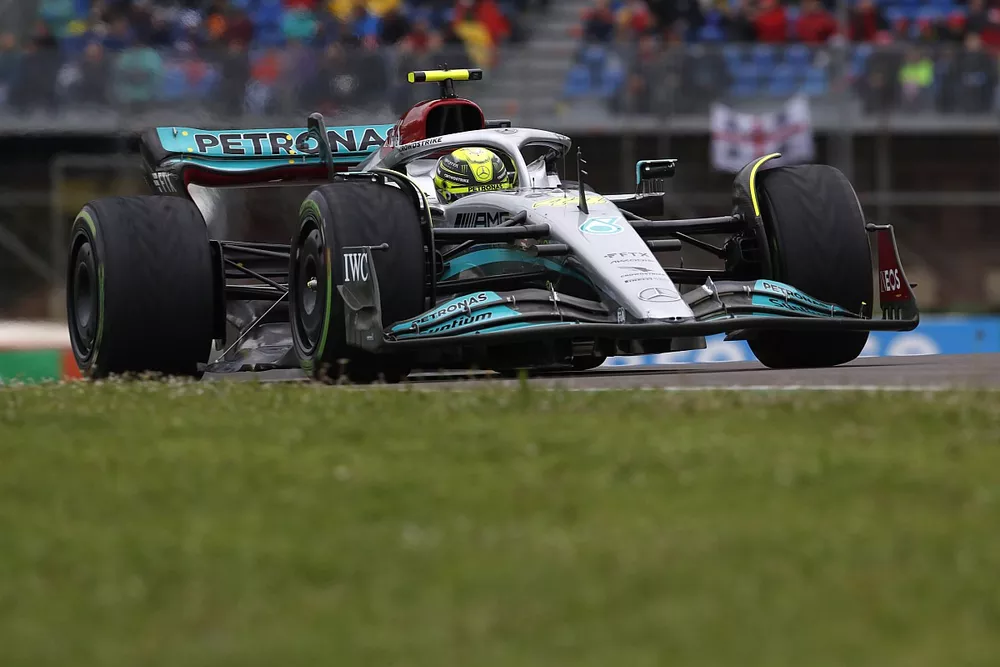 Lewis Hamilton, Mercedes W13