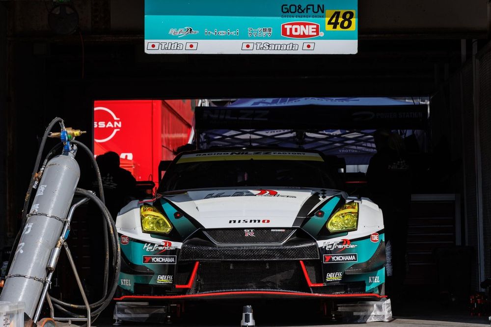 植毛GT-R”はなぜ“脱毛GT-R”に！？ 話題のNILZZ Racing、VTuberコラボ