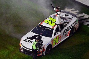 Daytona 500: William Byron gana en un accidentado inicio de la NASCAR CUP