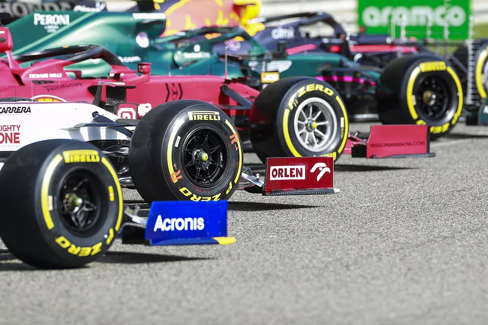 Pirelli tires on the Alfa Romeo Racing C41 