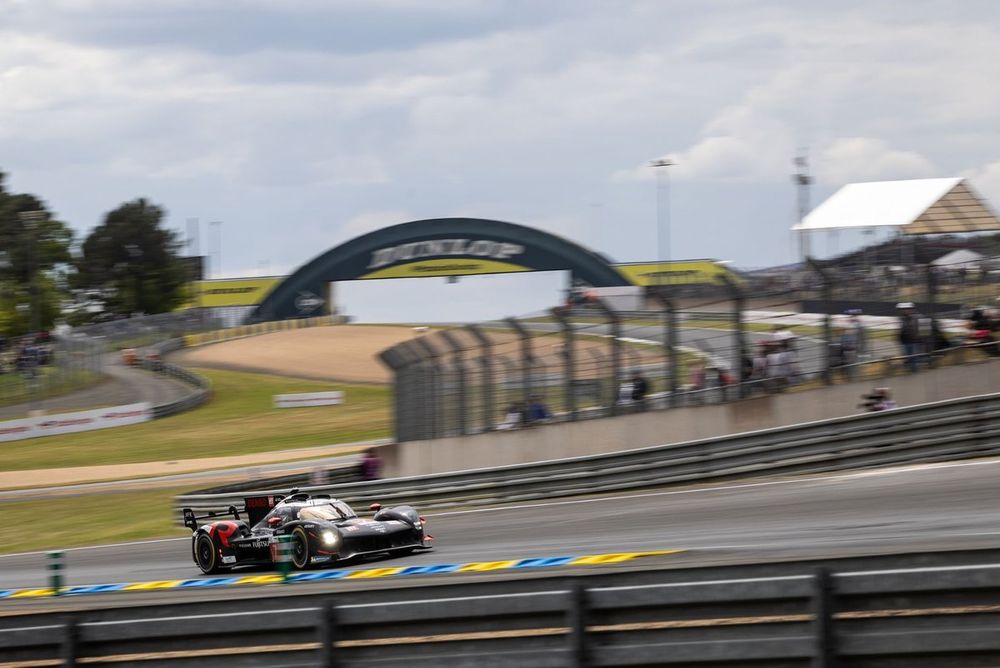 #7 Toyota Gazoo Racing Toyota GR010 - Hybrid: José María López, Kamui Kobayashi, Nyck De Vries