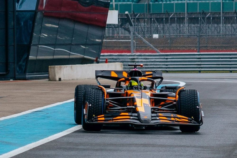 McLaren MCL39