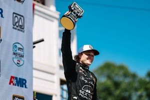 Video: Santino Ferrucci celebrates IndyCar podium with beer from a fan