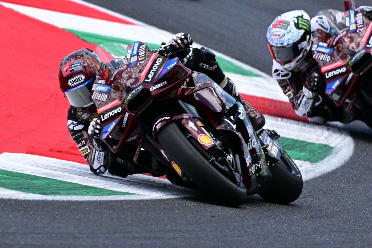 MotoGP 総集編 1983〜2020年 全38本セット ／ ロッシ　マルケス ロッシとマルケス、両王者の報復戦。マレーシアGPが史上最低の