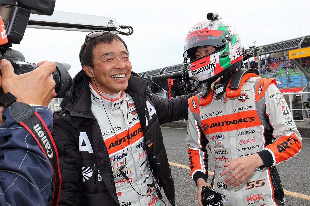 白いお父さん  super-gt-okayama-2019-55-arta-
