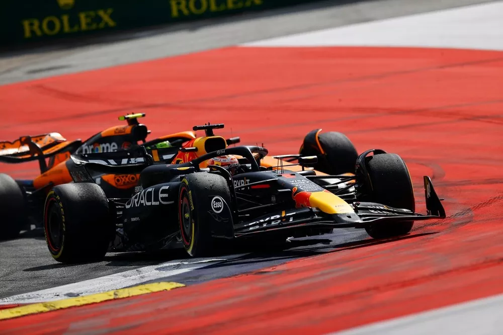 Max Verstappen, Red Bull Racing RB20, Lando Norris, McLaren MCL38