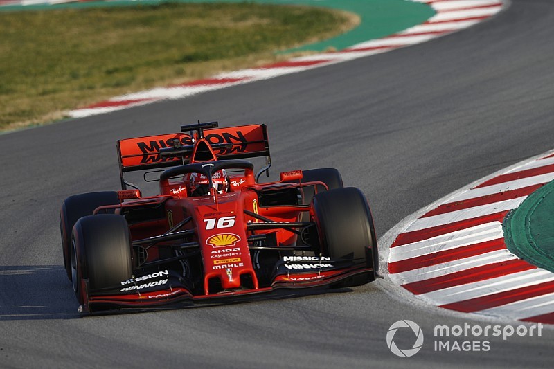 Ferrari devant Mercedes :