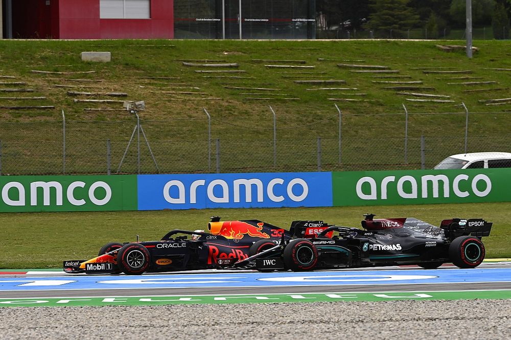 PÓDIO AO VIVO: Hamilton vs Verstappen e os destaques da Espanha com Cacá Bueno e Rico Penteado