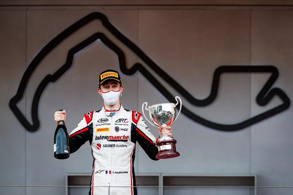 Podium: le vainqueur Theo Pourchaire, ART Grand Prix
