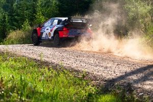 WRC Estonia: Neuville primer l&iacute;der por delante de Evans