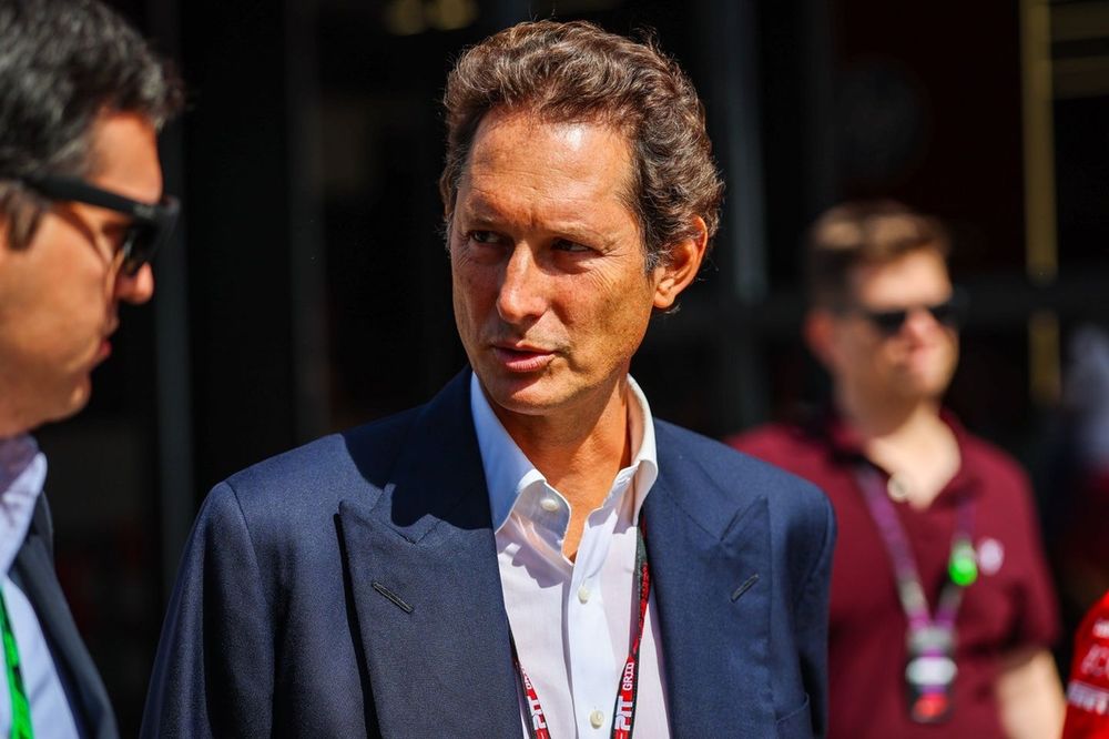 Elkann della Ferrari riflette sulle carenze del 2025 in F1, punta al rimbalzo nel 2026