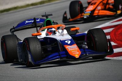 F2 Silverstone: Montoya logra podio en la sprint, Durksen quinto en dramático final