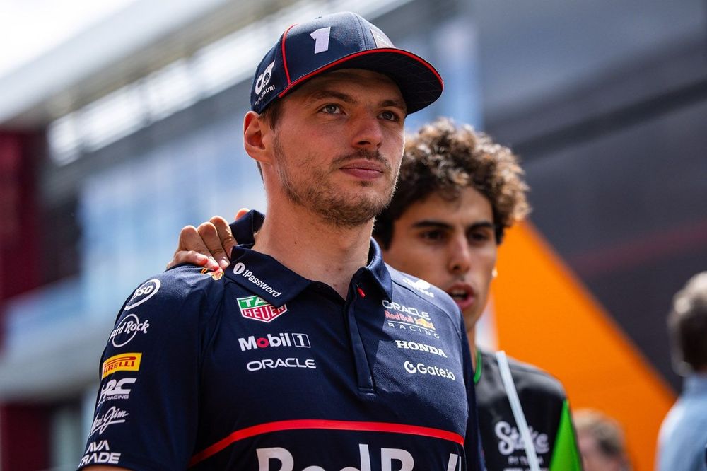 F1: Verstappen é liberado de penalidade após disputa com Hamilton na Hungria