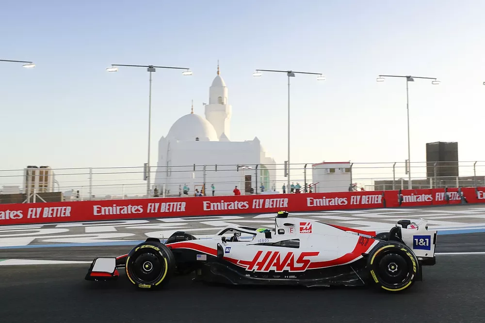 Mick Schumacher, Haas VF-22