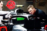 Clint Bowyer qued&oacute; "impresionado" en su visita a la F1