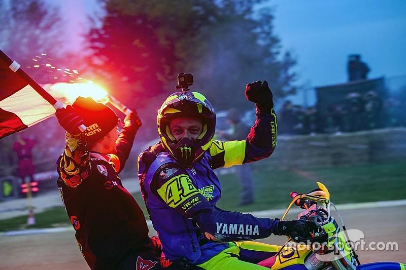 Rossi y Morbidelli se imponen en unos trepidantes 100 Kilómetros de Campeones