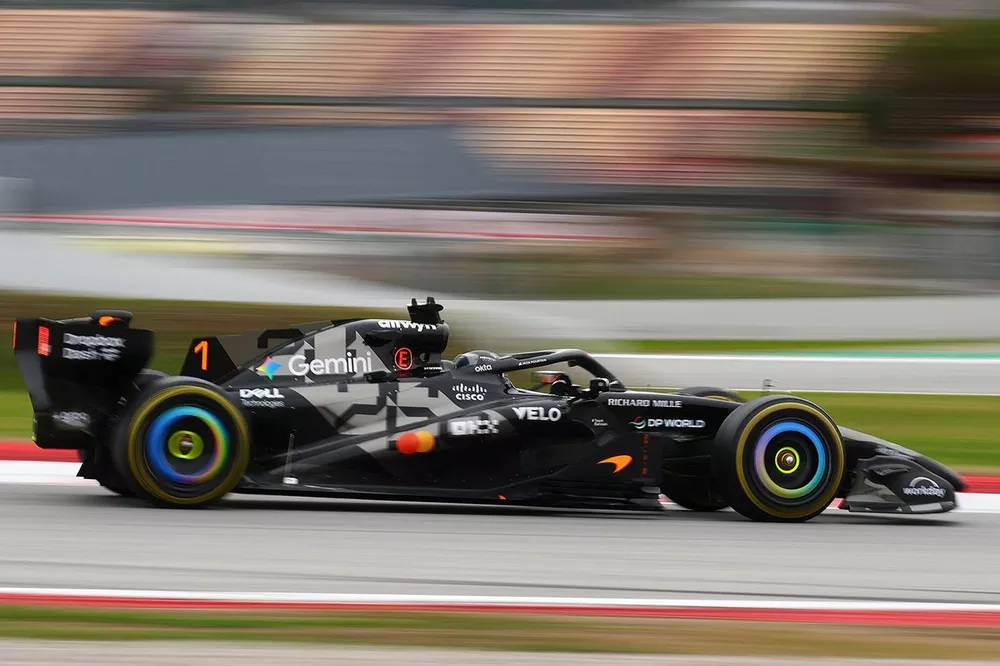 F1バルセロナテスト3日目、マクラーレンが初走行。メルセデスが順調に