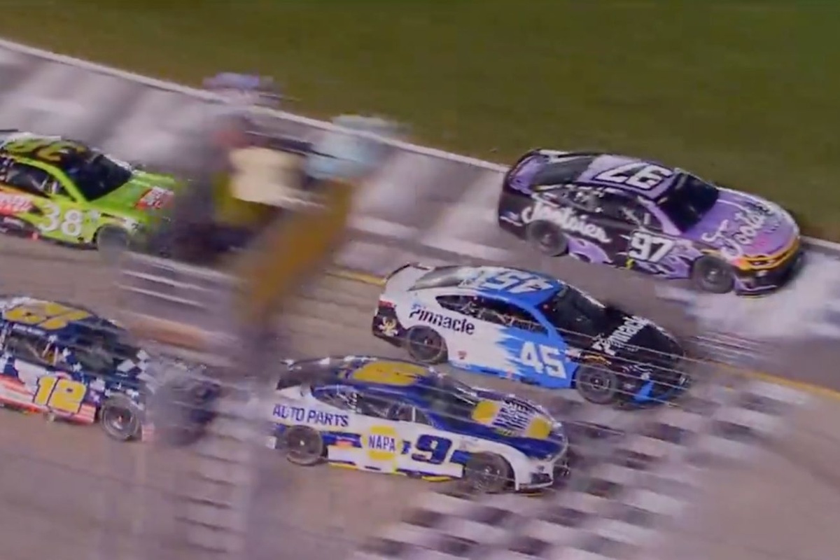 Shane van Gisbergen earns first-ever top five oval finish in Nashville ...