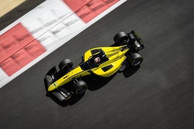 Rafa C&acirc;mara avalia primeiros testes da F2 em Abu Dhabi e &eacute; elogiado por chefe de equipe