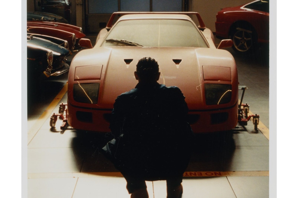 Hamilton cumple su sueño con la restauración de un Ferrari F40