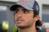 Sainz: "Incluso McLaren est&aacute; delante de nosotros"