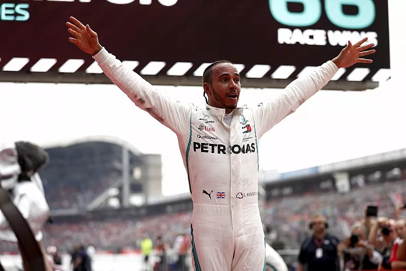 Lewis Hamilton, Mercedes AMG F1, f&ecirc;te sa victoire dans le Parc Ferm&eacute;