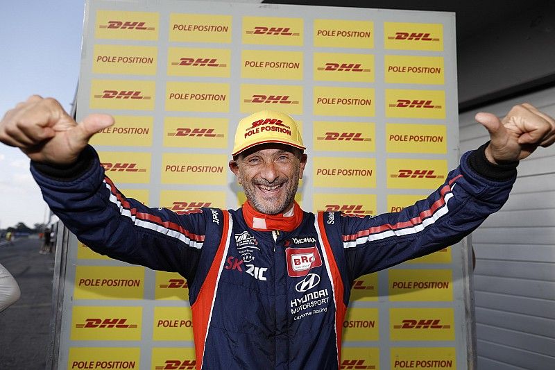 Pole position for Gabriele Tarquini, BRC Racing Team Hyundai i30 N TCR