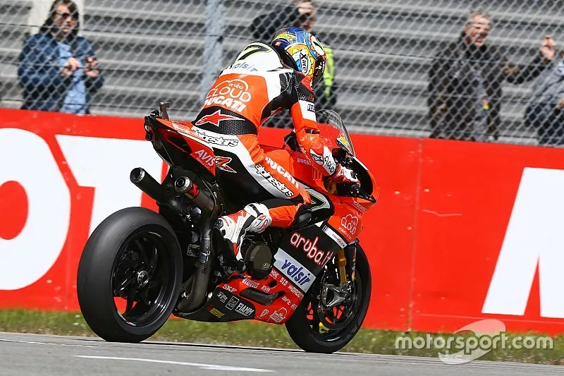 Chaz Davies, Ducati Team avec un probl&egrave;me m&eacute;canique