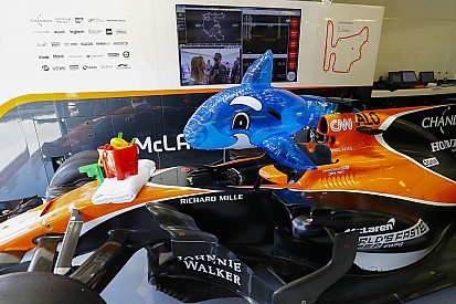 Video: 2017 F1 sezonunun en komik anları