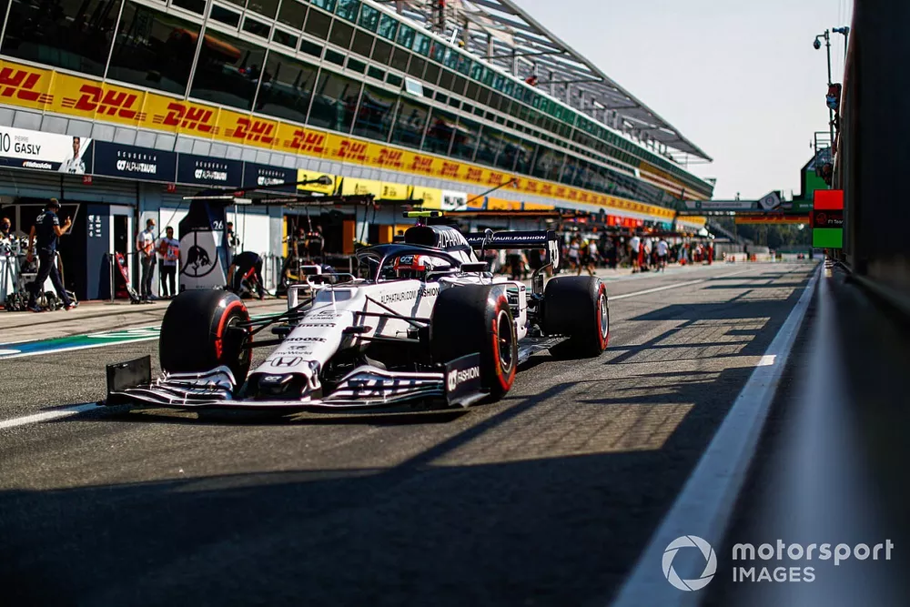 Pierre Gasly, AlphaTauri AT01, in the pit lane