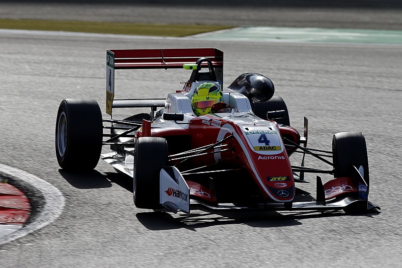 Mick Schumacher vence as três corridas da F3 em Nurburgring