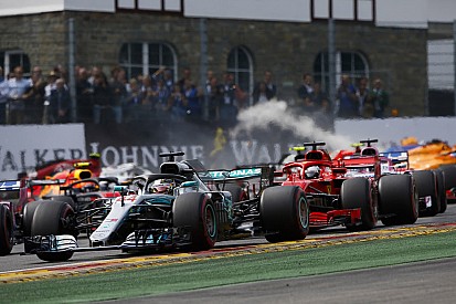 Ferrari: Mercedes tak biasa "menerima pukulan"