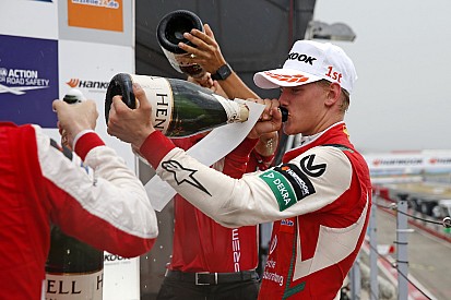 Mick Schumacher: Tek idolüm var o da babam