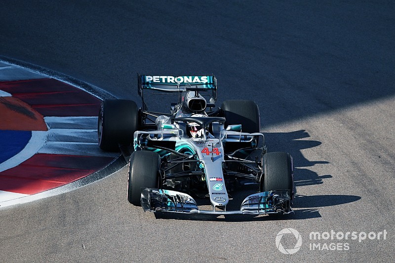 Hamilton y su quebradero de cabeza en el sector 2