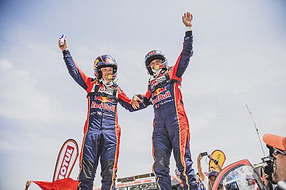Sainz se lleva la última etapa del Dakar; Al Attiyah reina de nuevo y Roma es segundo