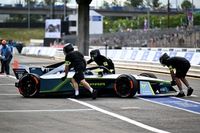 MrBeast, estrella de YouTube, choc&oacute; en el test de famosos de la F&oacute;rmula E