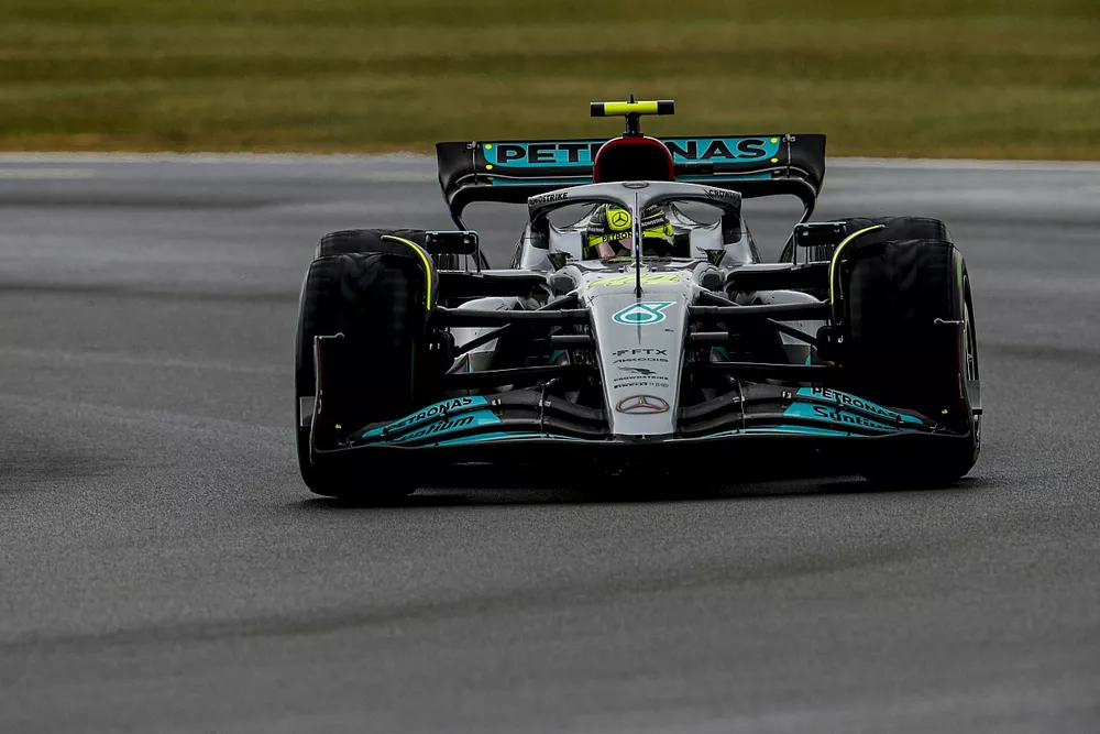 Lewis Hamilton, Mercedes W13